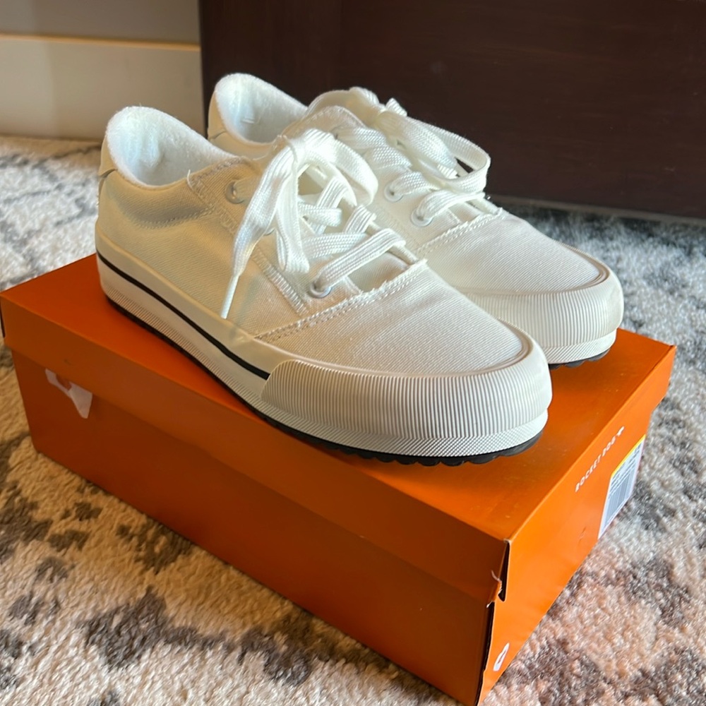 New Rocket Dog Verve White Canvas Sneaker